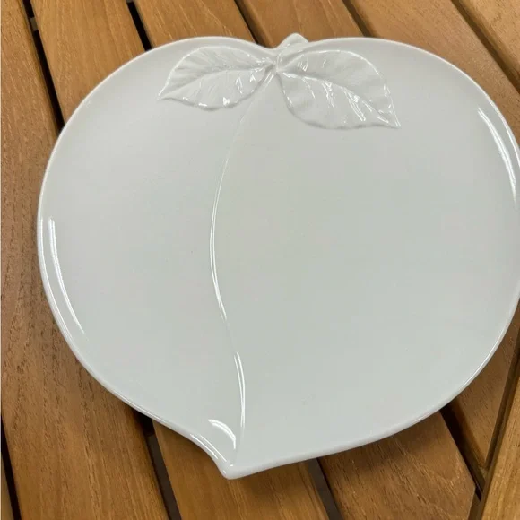 Mikasa summer fruit plates . Peaches and Apple. Two for $15 - Picture 7 of 8